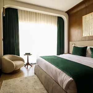 Bratus Hotel